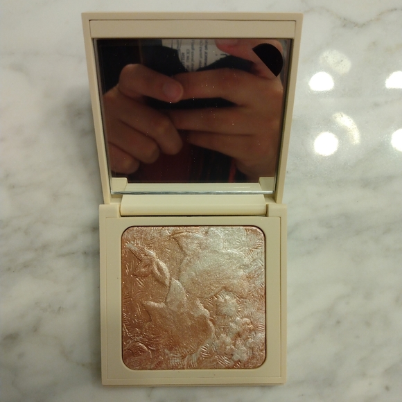 Bobbi Brown Ulla Johnson Collection Highlighting Powder in Pink Glow - Picture 5 of 6